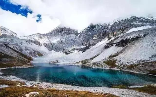 深圳周边的雪山秘境——探访南山区的大亚湾国家森林公园，探访深圳南山，大亚湾国家森林公园中的雪山秘境