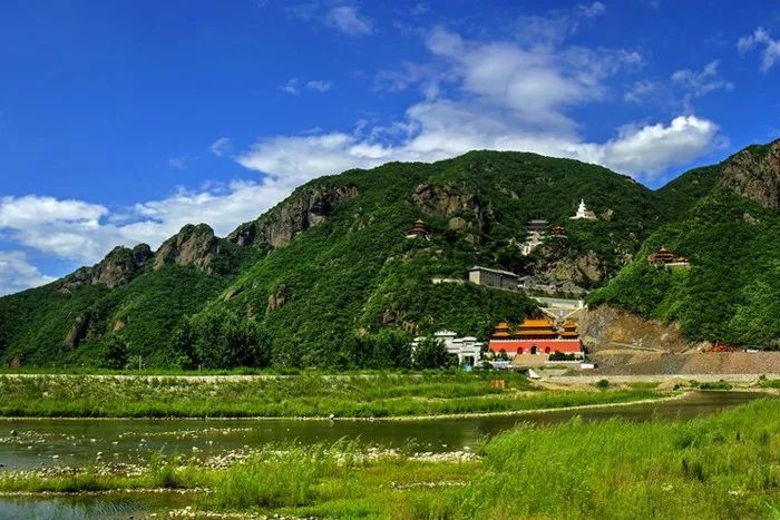 下达河乡龙峰寺景区