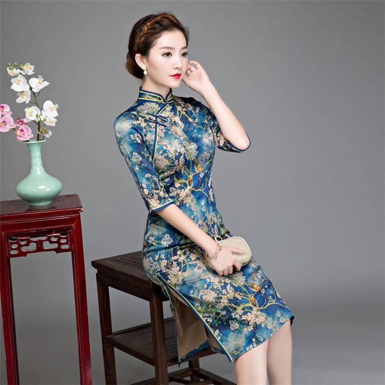 高端华丽的中国风造型,打造古韵旗袍的经典 复古精美的的印花缠绕