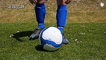 足球基础如何正确地发边线球