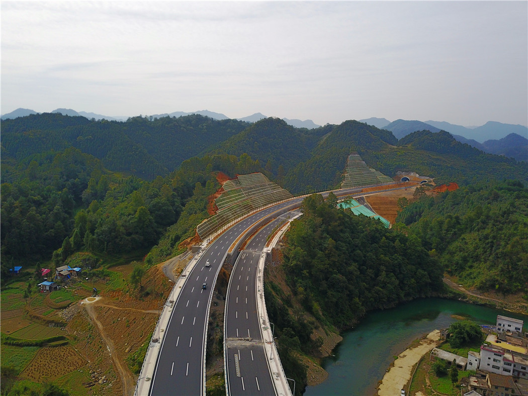 美丽之路—黔南州都独快速路工程施工小记