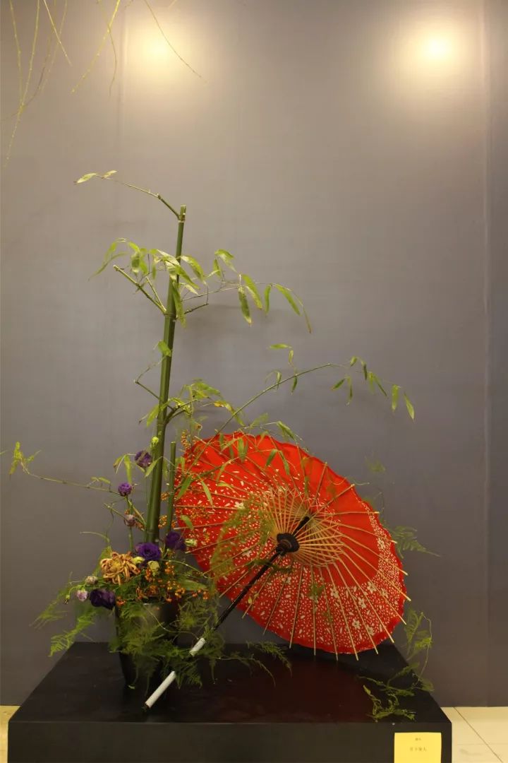 灼灼期华日本花道草月流展与您相约感悟潇洒不羁的花艺灵魂