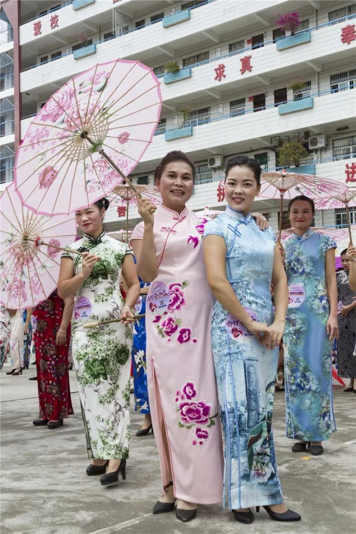 [图]化州首届千人旗袍秀,古韵风情尽显