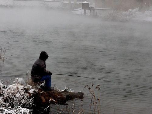 钓鱼技巧:初冬使用羊油钓鱼,防止凝固的两种方法体育