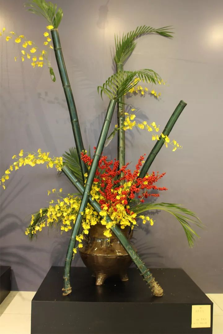 灼灼期华日本花道草月流展与您相约感悟潇洒不羁的花艺灵魂