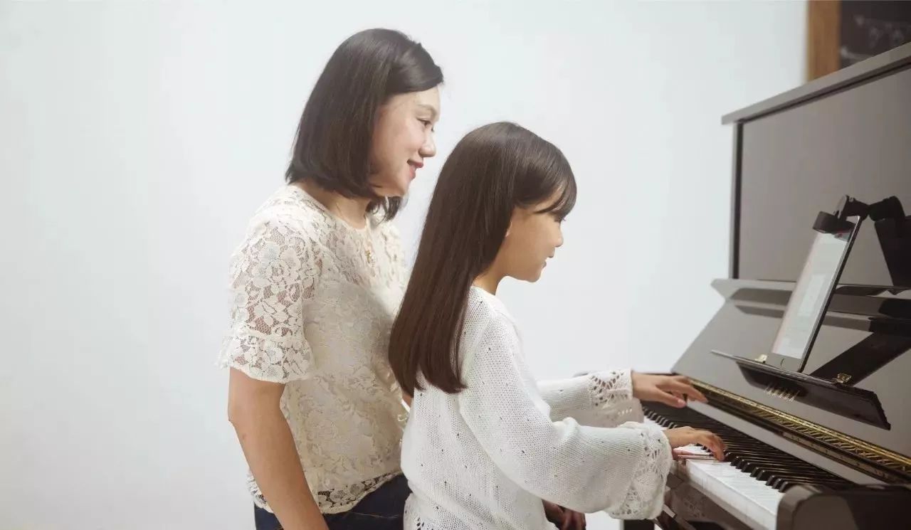 《爸爸去哪儿5》热播引思考:为什么明星的儿女钢琴都弹得那么好?