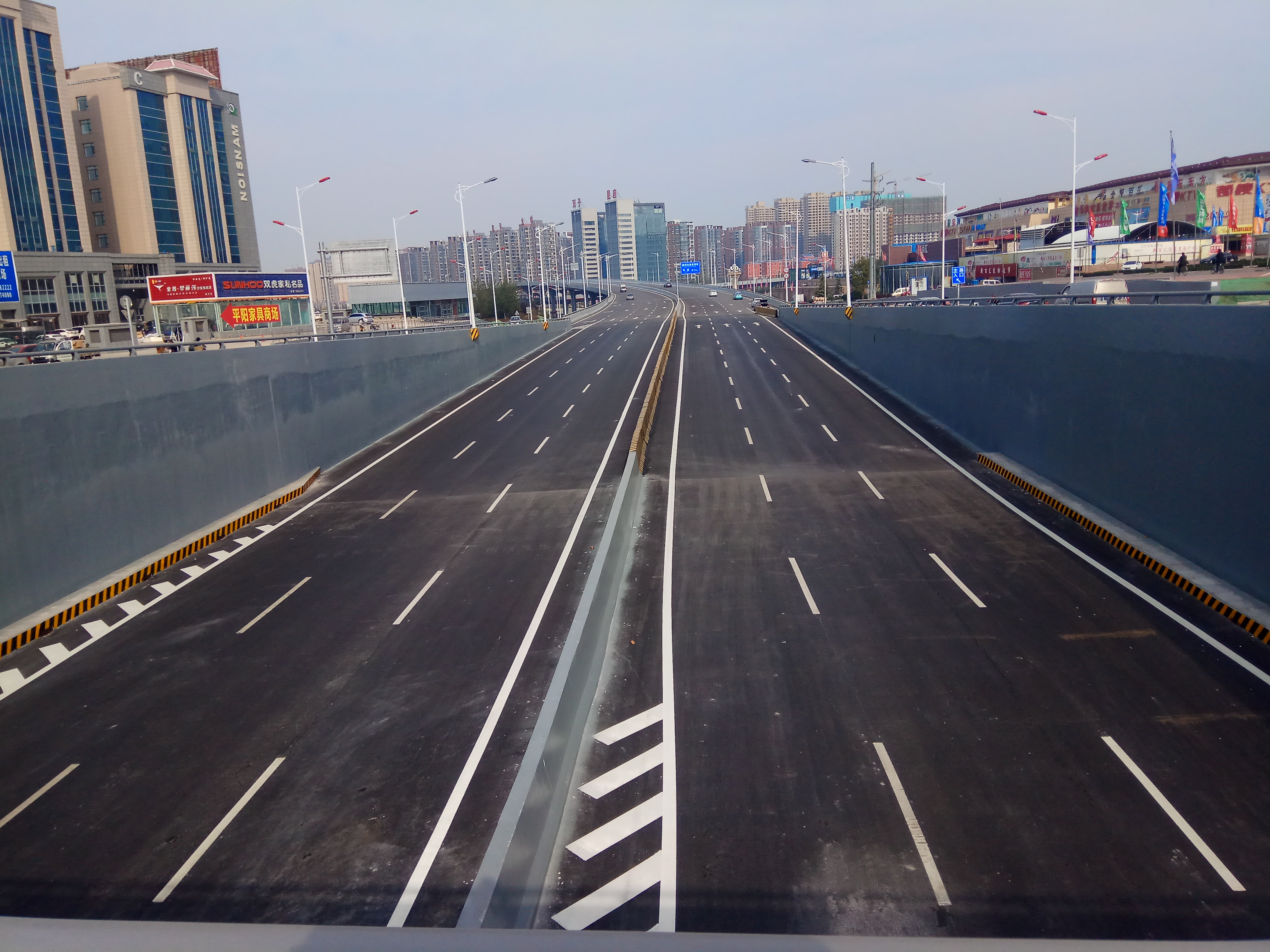 山西临汾:桥与路的交汇 架起了快速车道