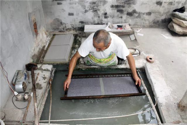 楮皮纸制作技艺始于汉代至今2000多年.