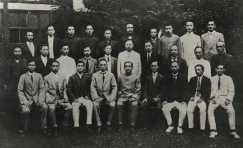 王奇生:1914年,孙中山为何抛弃议会政党回归革命党