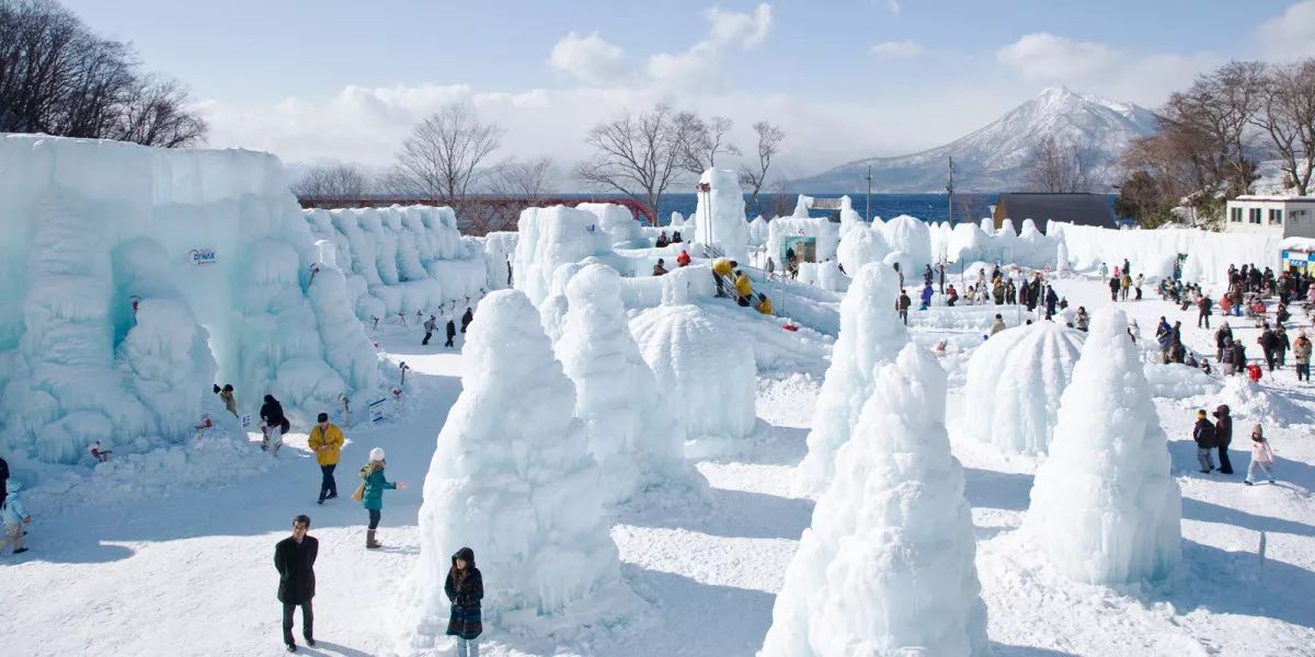 以外,在最寒冷的1,2月,各地还会举行以"札幌冰雪节"为代表的冰雪活动