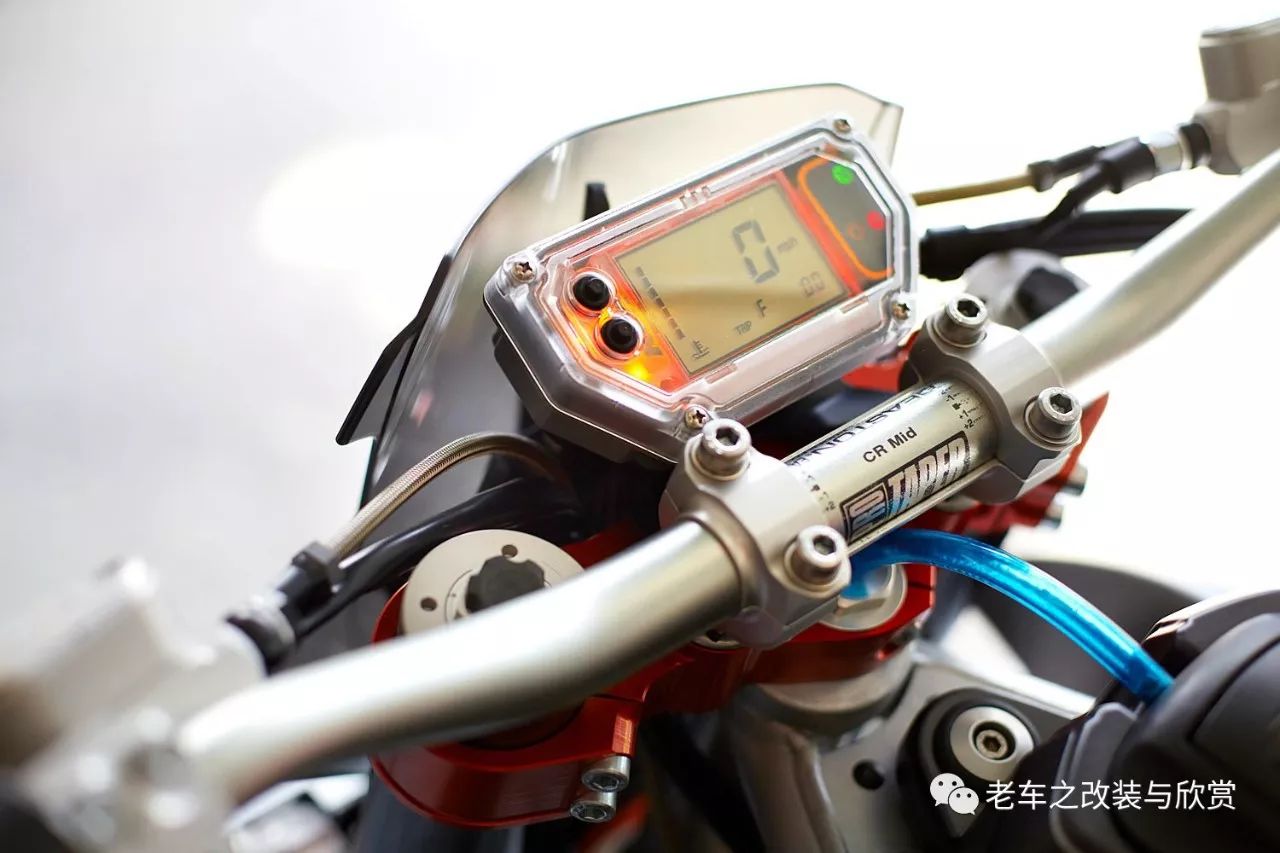 ktm950超级摩托 滑胎