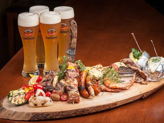玩游戏抢礼品 品尝地道德国美食 你可以品尝地道的德国啤酒 精选特色