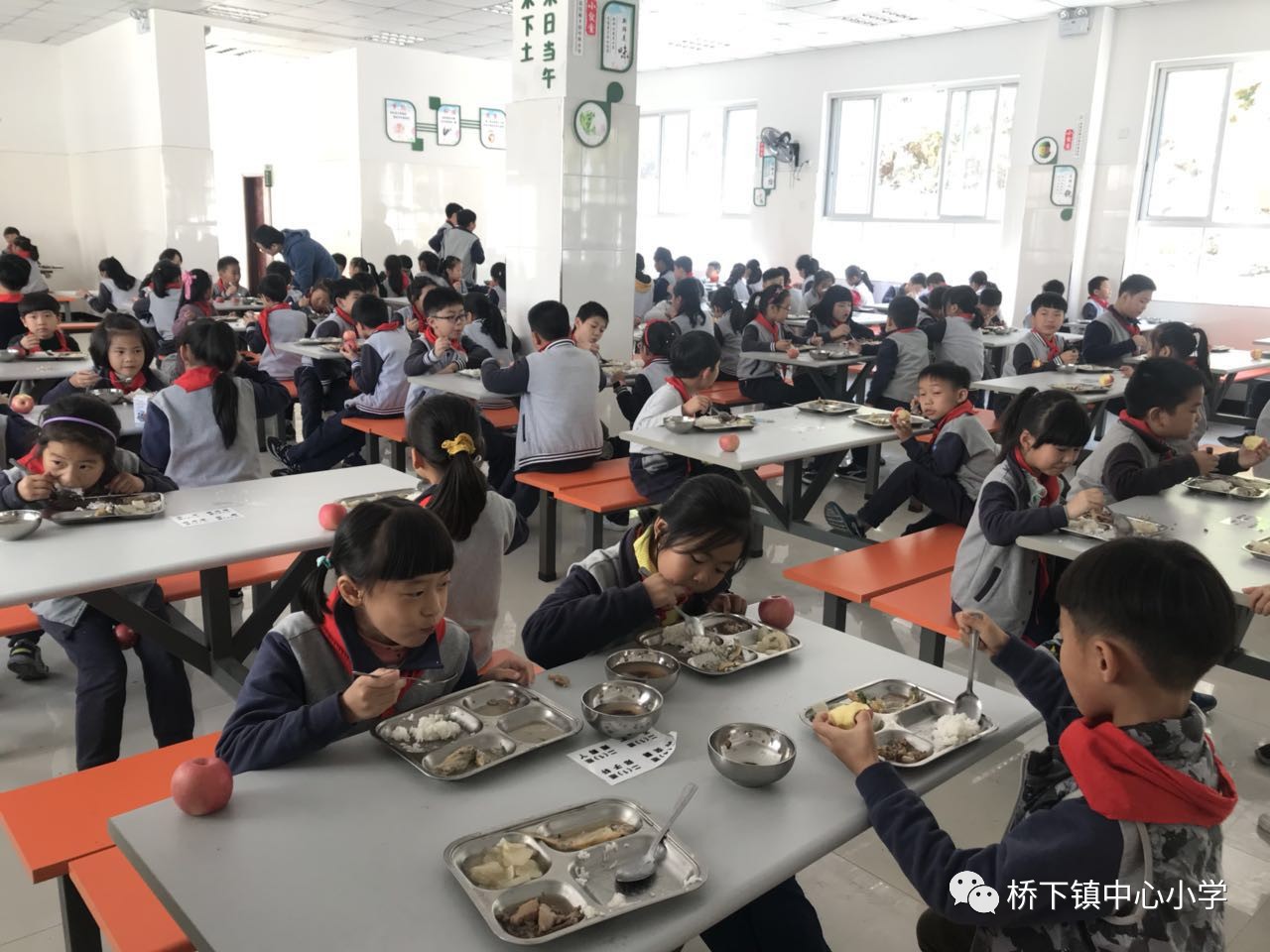 欢迎光临小食堂桥下镇中心小学学生食堂小记