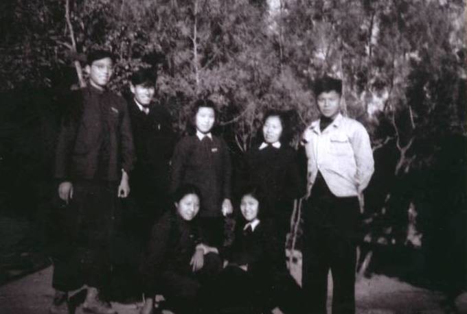 1951年刘显庭,王庆云,杨筱兰,李明芸,王淦军,张承岭和张鹤龄