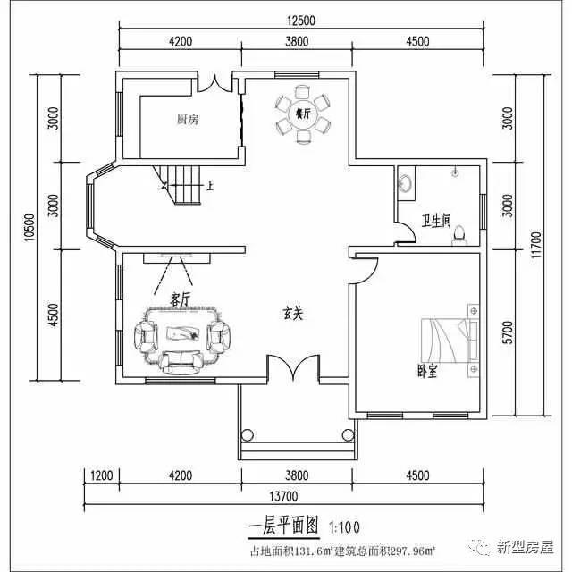 平面布局图:这套房子最吸引人的恐怕就属中间户型的造型,加上三面一泻