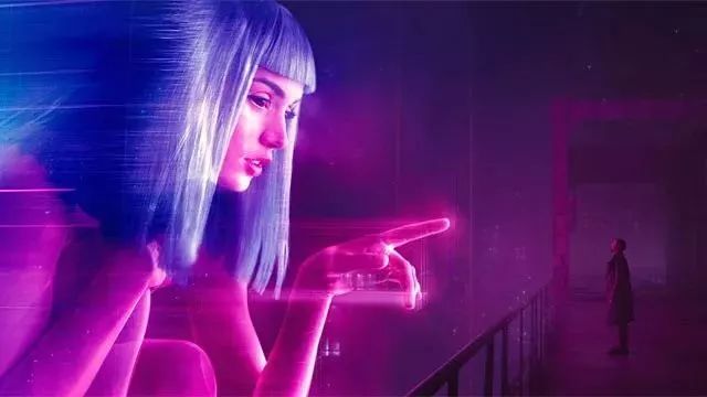 《银翼杀手2049》中描写的男主k (k与虚拟人乔伊上演由灵到肉的"触不