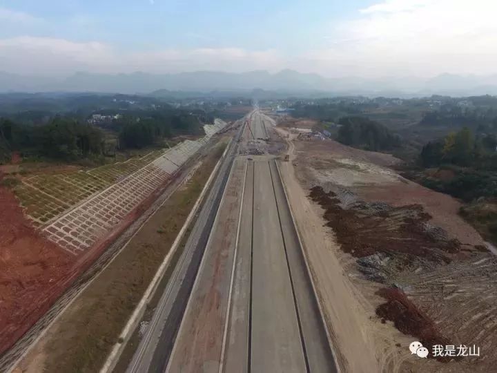 再访"铁路梦工厂":开工近三年,黔张常(龙山段)建成