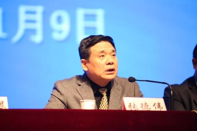 常务副校长崔慕岳,党委副书记兼纪委书记戎庭银,张洁副校长,张金安副