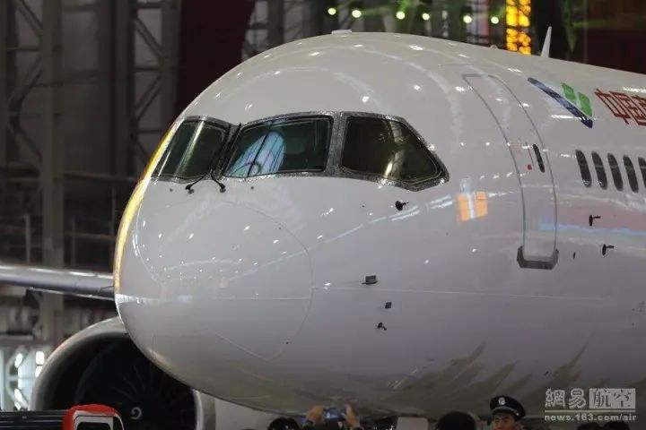 c919首飞阎良:国产大飞机再突破,重要性不亚于歼-20