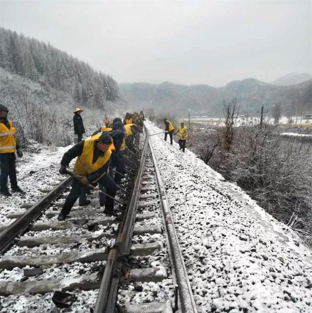 泉阳人口_怦然心动泉阳手机壁纸