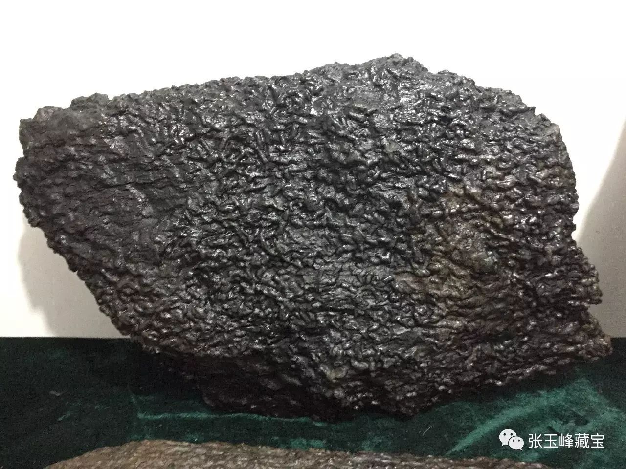 新疆著名陨石收藏家——张玉峰先生陨石欣赏
