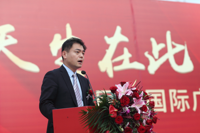 润扬事业部总经理徐渊先生在致辞中表示:扬州这座城市谱写了历史的