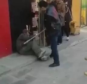 榆林男子手持木棍殴打乞丐,因侄子多次被对方打,被拘留10天!