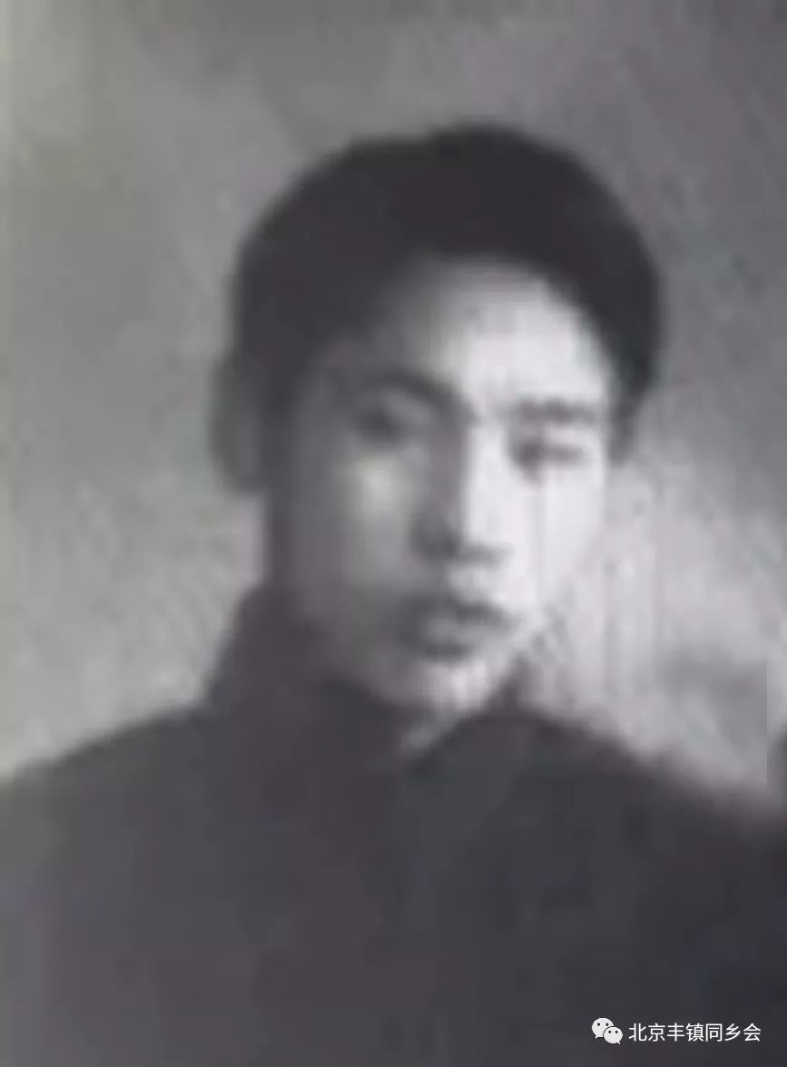 青年时代的吴世杰吴士杰(1916—1956,隆盛庄人,初名吴秉权,其父吴仁