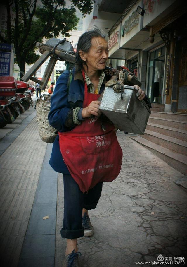 听口音师傅不是巴中人样?请问老师傅,您是哪里人? 大足的 大足哪儿的?