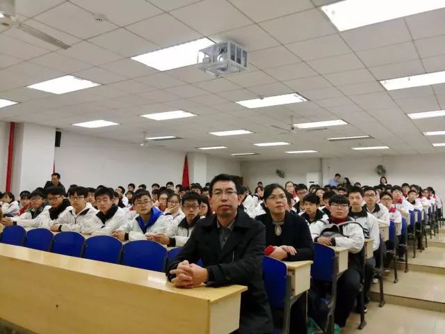 感受大学常宁一中学子中南行