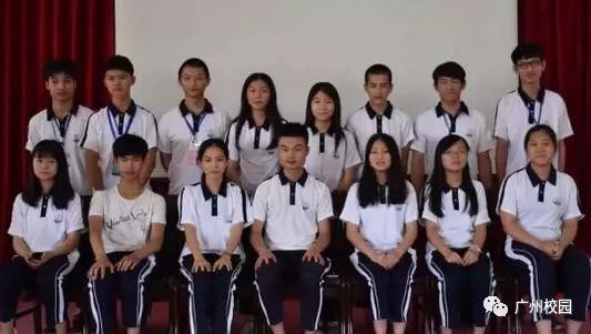 4,惠州一中 惠州一中的校服是比较传统的校服样式 校服上心形的校徽