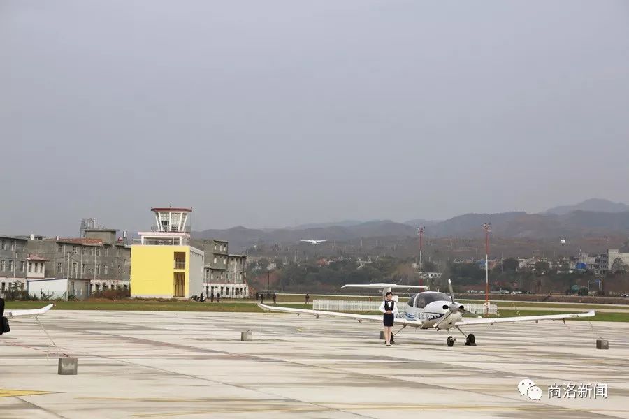 西部机场集团丹凤机场公司揭牌并试飞!商洛开启航空旅游新征程!