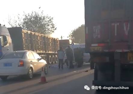 看怕白!定安路惨痛车祸,三轮车主当场死亡