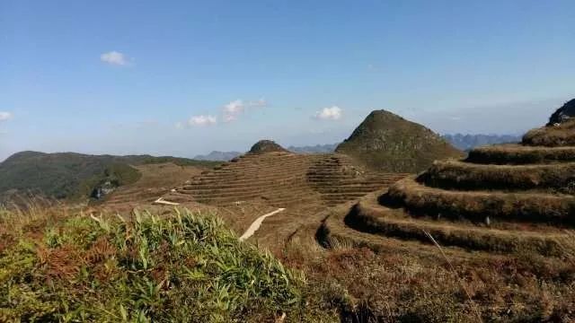 起点赛事Ⅰ中国兴义白龙山国际山地越野跑激情开跑!