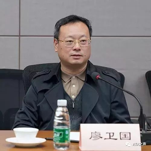 中税协会长宋兰讲话11日上午,国家税务总局纳税服务司副司长廖卫国