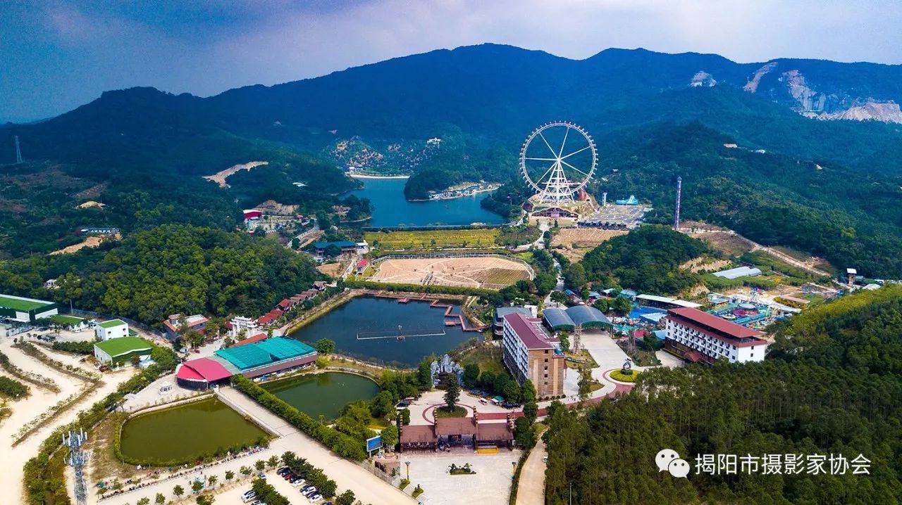 揭阳市摄影家协会副袁鸿坚先生为望天湖生态旅游度假区
