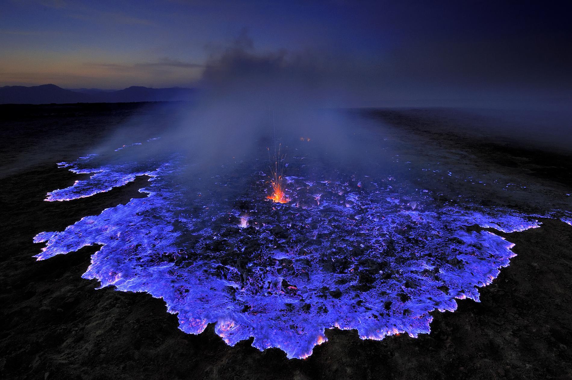 地球上最大的活火山：面积超100平方公里，盐层厚两千米