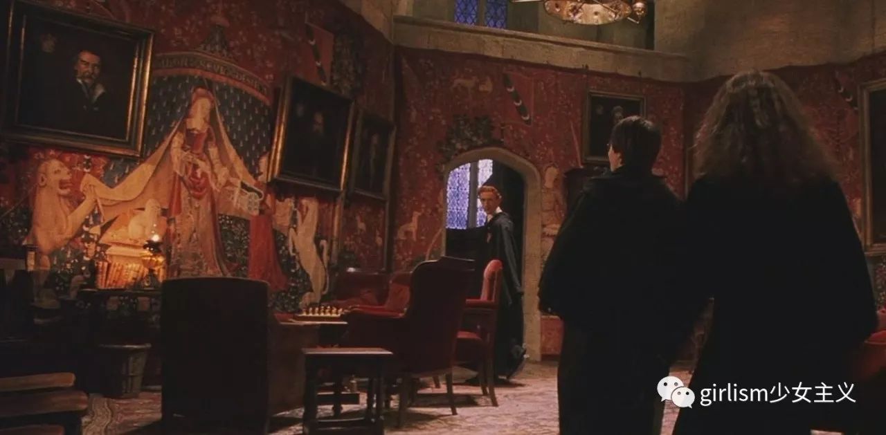比如《哈利·波特》第一部里格兰芬多的公共休息室.