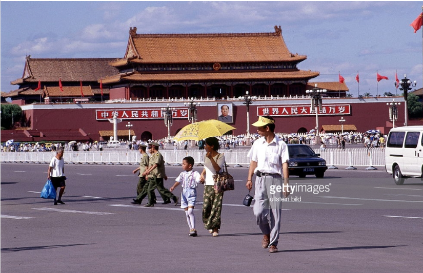 1997年中国老照片:图4现身家千万,图6很尴尬,图9老炮