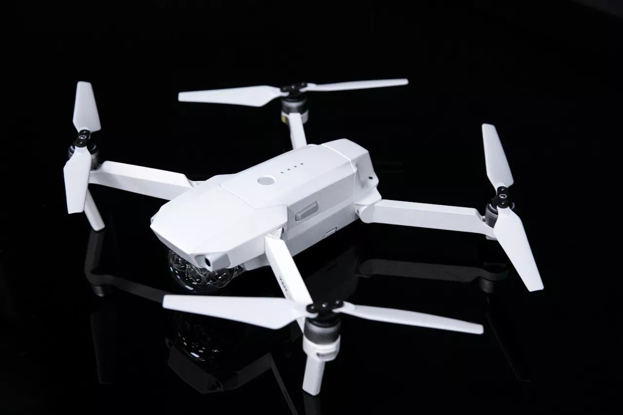 大疆发布"御"mavic pro 初雪白限定套装