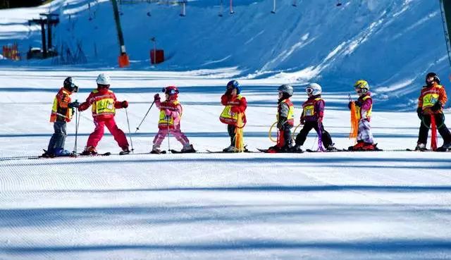 限时抢购199元抢即墨天泰温泉滑雪乐园门票滑雪戏雪等你来哟