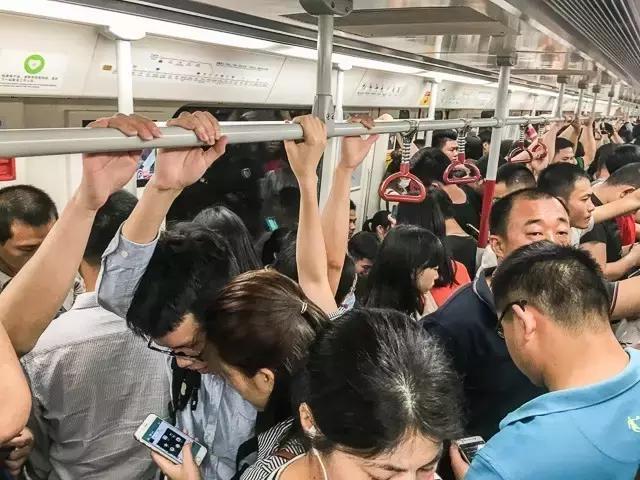 广州地铁3号线到底有多挤?终极吐槽来了!