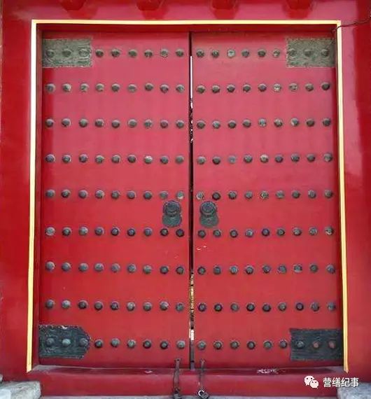 宁寿门 板门依照构造方法的不同,可分为实榻门,攒边门