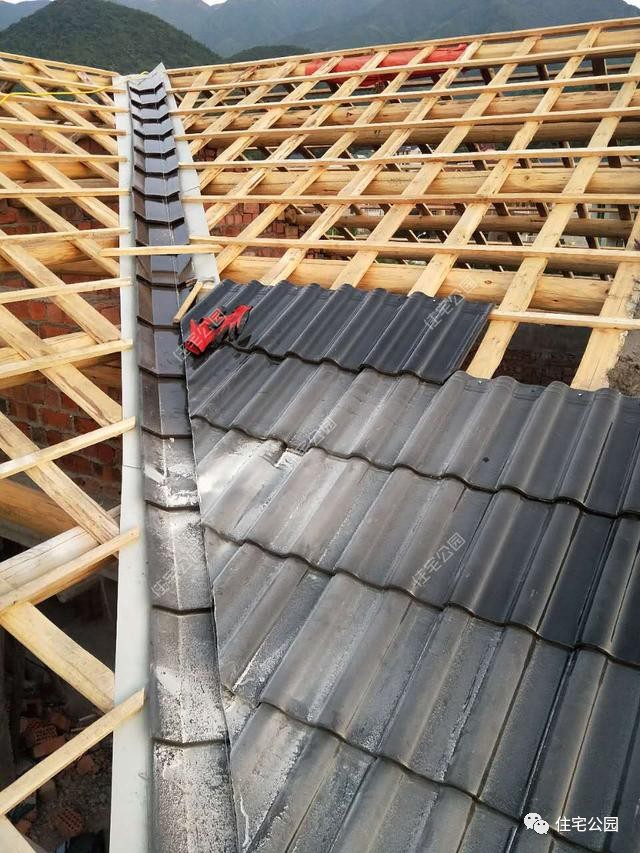 现在的坡屋顶造型丰富,木架坡屋顶怎么保证最好的施工质量,就在于这