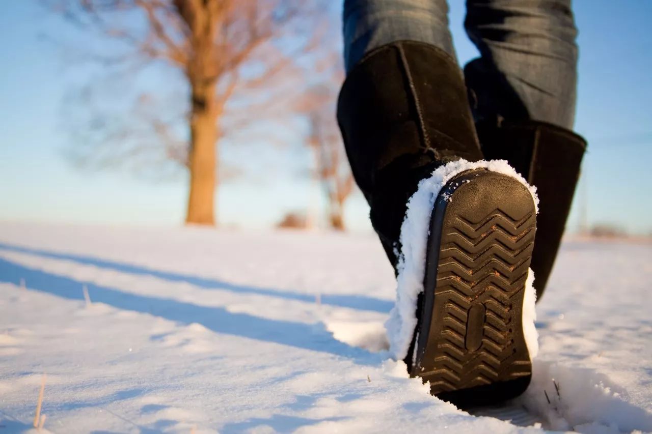 别了ugg风靡全球的雪地靴爆出惊天丑闻看完你还敢穿吗