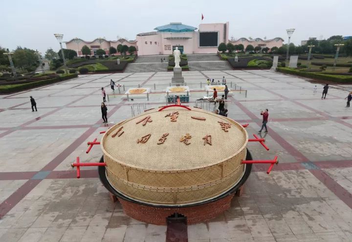 就在后天兴国首届四星望月美食旅游节暨第九届兴国山歌艺术节来了