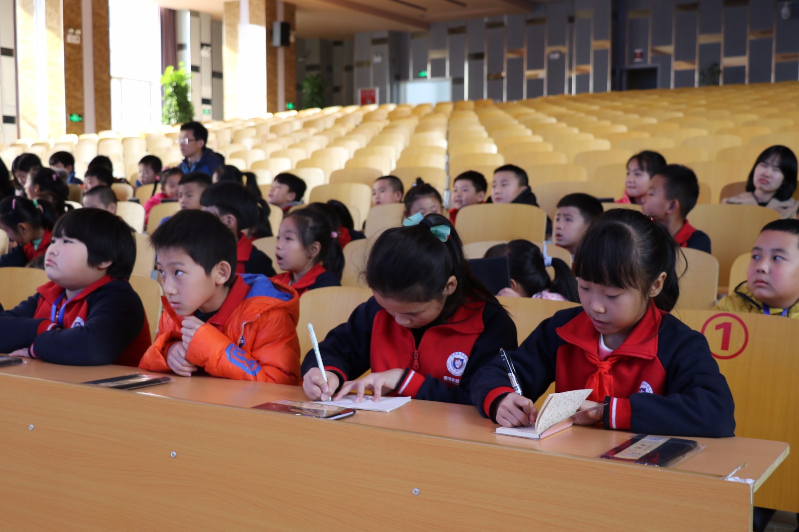 授田教育集团|【国昌动态】滨州国昌实验学校(滨州日报)小记者站授牌