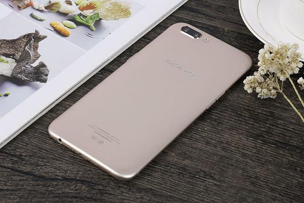 oppo r11是最早使用骁龙660的手机,其他品牌没用上也是因为这款处理器