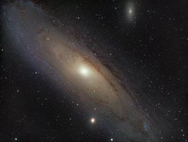 仙女座大星系(m31)将与银河系正面冲撞