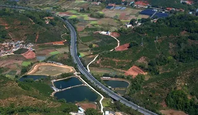 财经 正文  复接杭瑞高速公路大理至保山段 南景高速公路 是云南西部